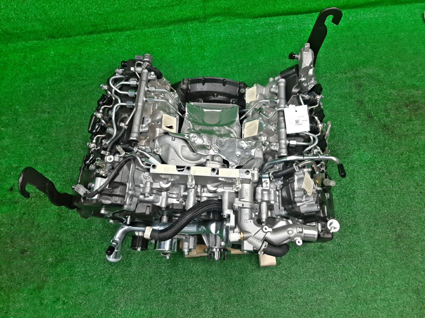 Двигатель TOYOTA LAND CRUISER FJA300W F33A-FTV 19000-52063 1 ракурс