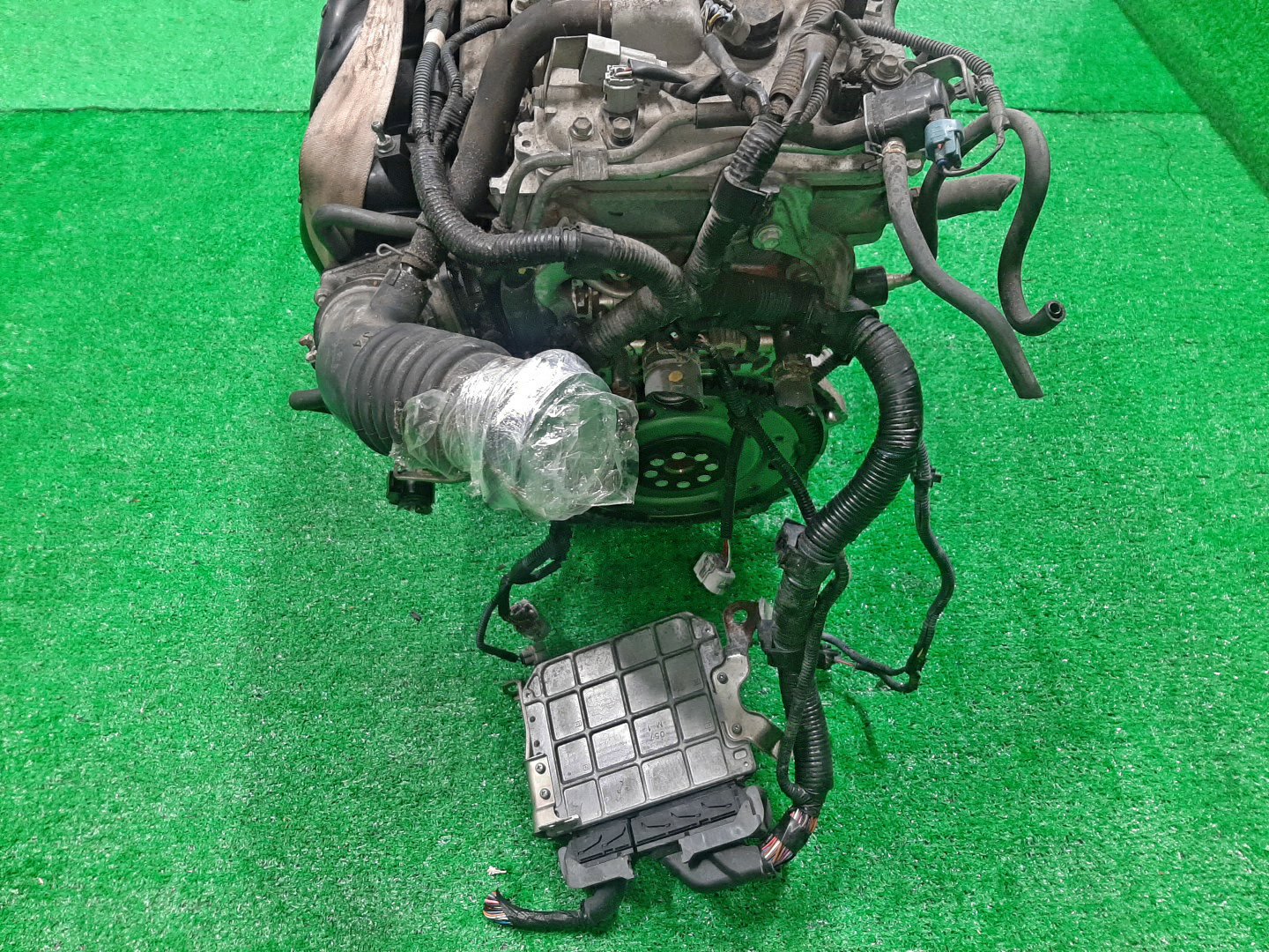 Двигатель TOYOTA IST, PREMIO, ALLION, COROLLA FIELDER, AURIS, COROLLA RUMION, COROLLA AXIO ZSP110, ZRT265, ZRT260, ZRE144G, ZRE142G, ZRE154N, ZRE152H, ZRE152, ZRE152N, ZRE142, ZRE144 2ZR-FE A018219 5 ракурс Двигатель TOYOTA IST, PREMIO, ALLION, COROLLA FIELDER, AURIS, COROLLA RUMION, COROLLA AXIO ZSP110, ZRT265, ZRT260, ZRE144G, ZRE142G, ZRE154N, ZRE152H, ZRE152, ZRE152N, ZRE142, ZRE144 2ZR-FE A018219 5 ракурс