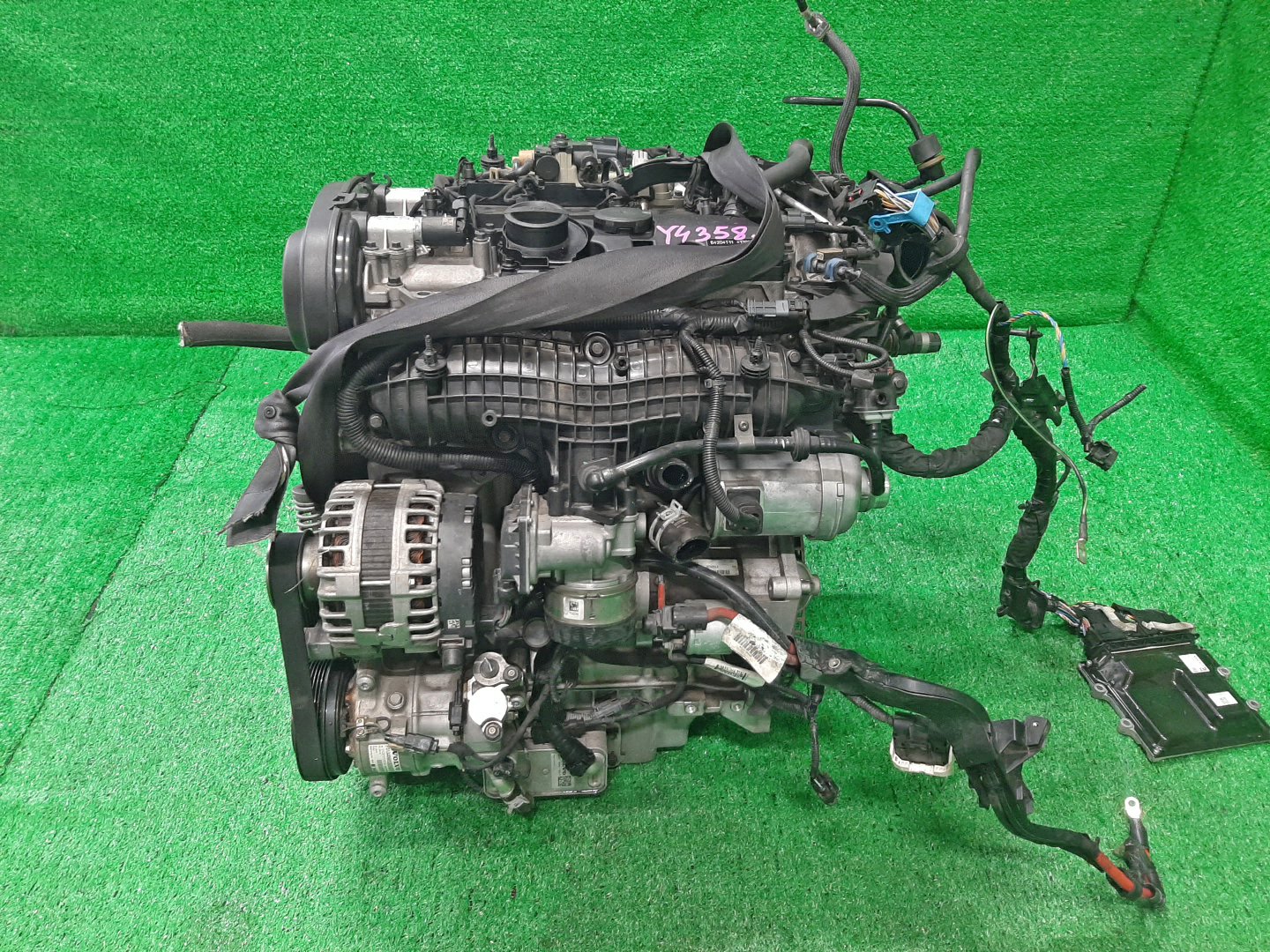 Двигатель VOLVO V60, S60, V40, XC70, V70, XC60, S80 FW, FB420, FS40, MV, BZ, BW40, DZ40, AS B4204T11 1386474 4 ракурс