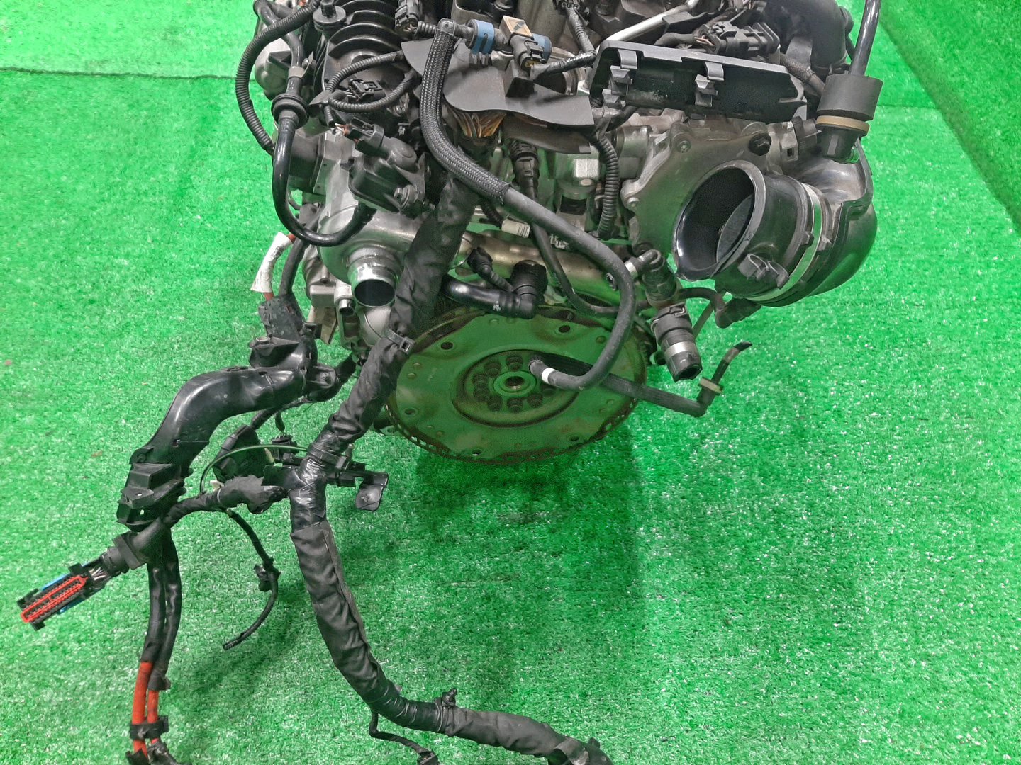 Двигатель VOLVO V60, S60, V40, XC70, V70, XC60, S80 FW, FB420, FS40, MV, BZ, BW40, DZ40, AS B4204T11 1386474 5 ракурс