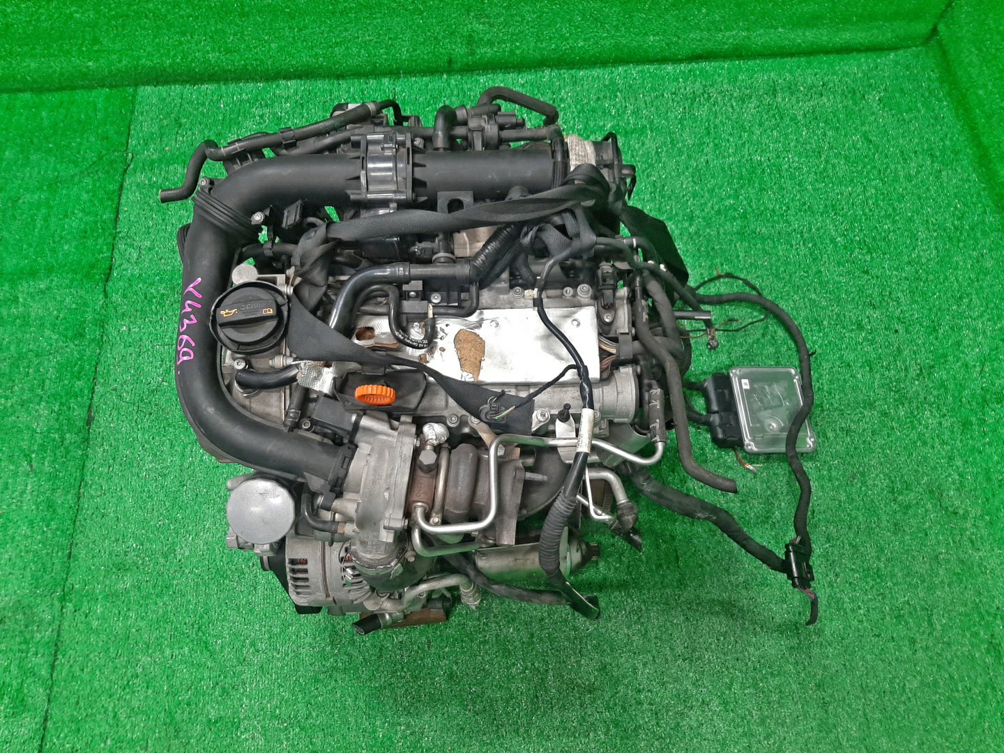 Двигатель VOLKSWAGEN TOURAN, GOLF 1T3, 5K1 CTH, CTHC 051299 1 ракурс