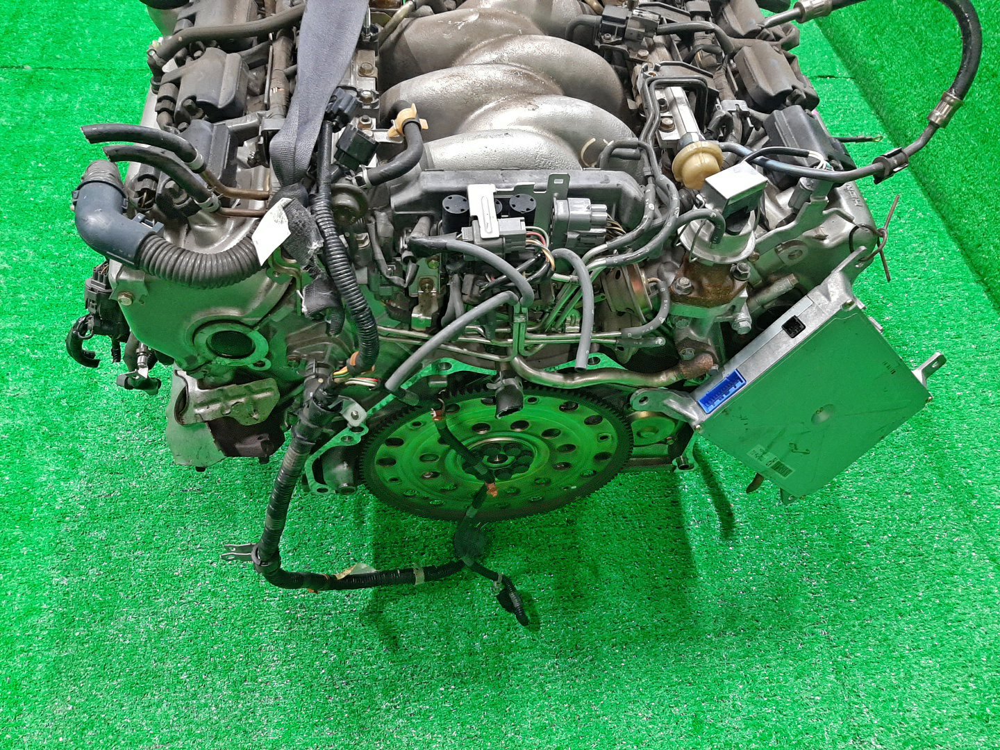 Двигатель HONDA LEGEND KA9 C35A 1070143 5 ракурс