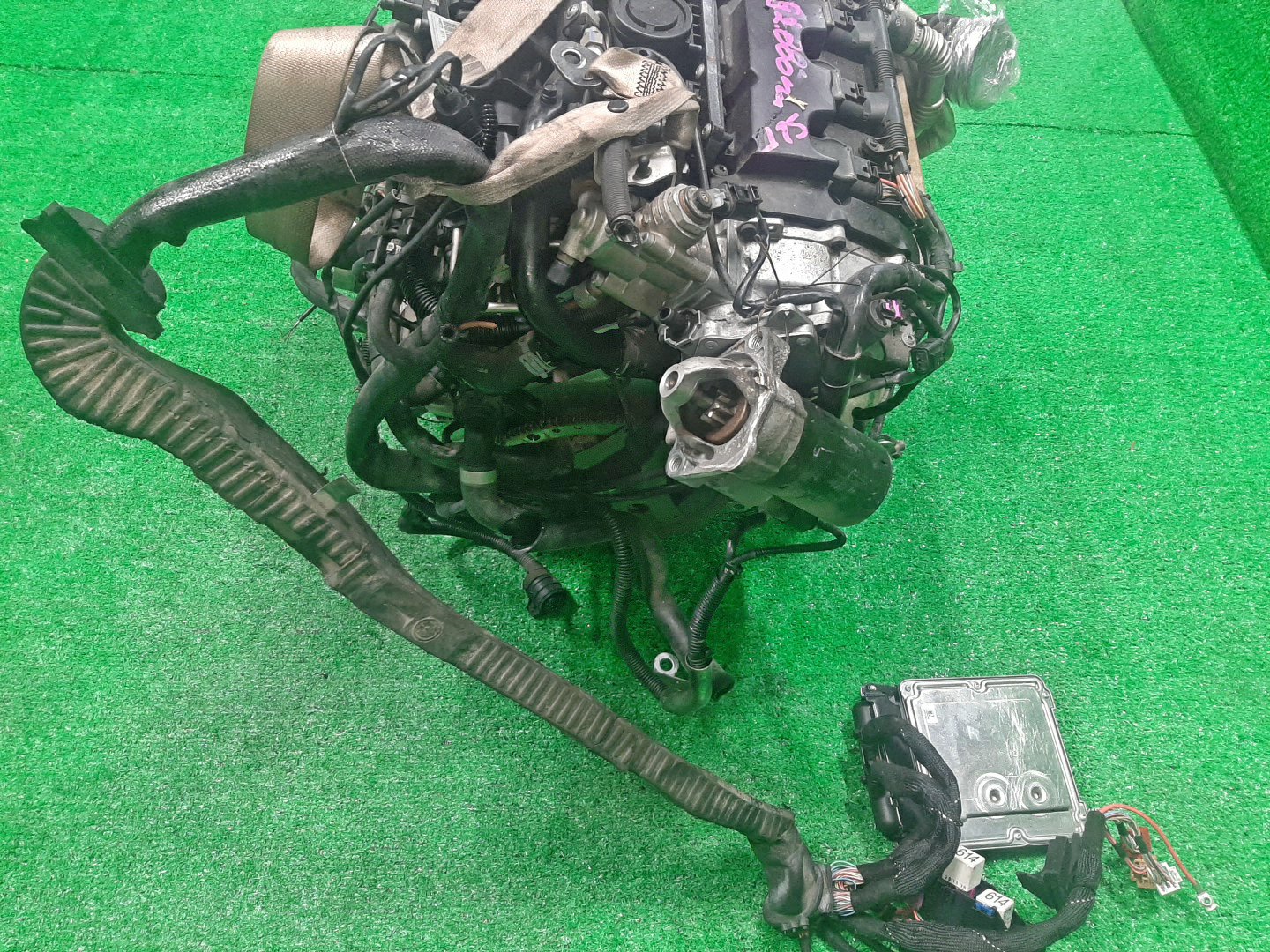 Двигатель AUDI A4 8ED, 8E, 8EC, B7 BWE 014524 5 ракурс Двигатель AUDI A4 8ED, 8E, 8EC, B7 BWE 014524 5 ракурс