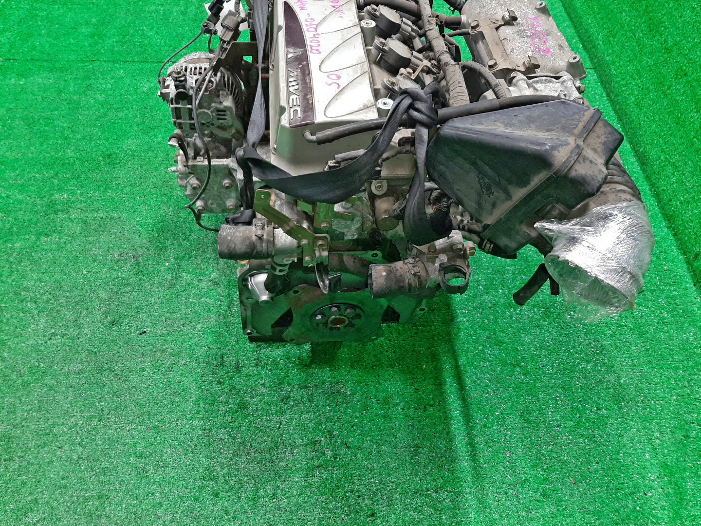 Двигатель MITSUBISHI GRANDIS NA4W 4G69 LB4248 5 ракурс Двигатель MITSUBISHI GRANDIS NA4W 4G69 LB4248 5 ракурс