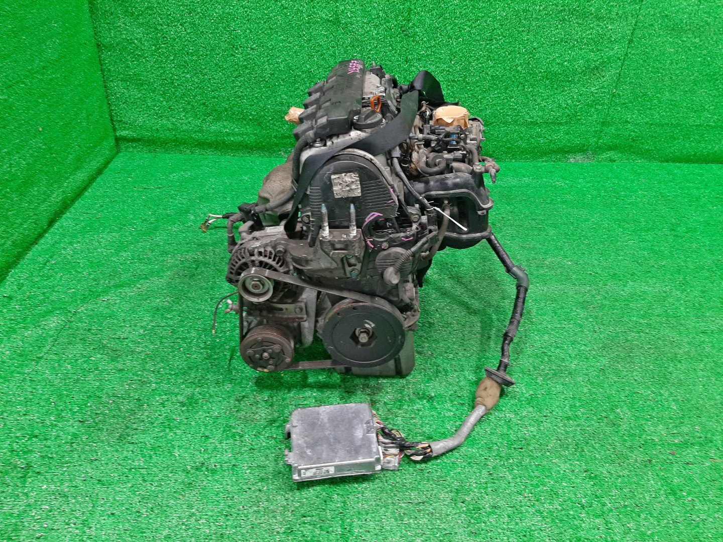 Двигатель HONDA CIVIC, STREAM, EDIX, CIVIC FERIO EU3, ES3, EU4, ET2, EN2, RN2, RN1, BE1, BE2 D17A 1312901 2 ракурс