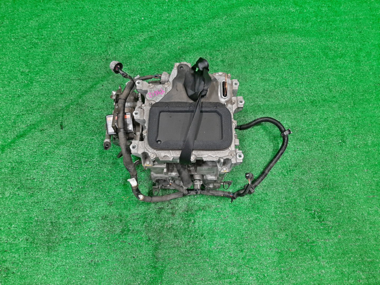 Двигатель NISSAN LEAF ZE1 EM57 292438A 1 ракурс