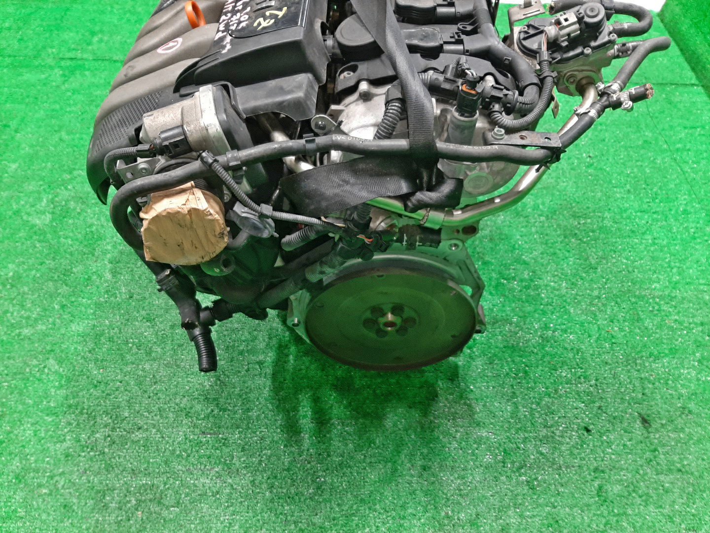 Двигатель VOLKSWAGEN TOURAN, GOLF, JETTA, PASSAT, A3 1T1, 1T2, 1T3, MK5, 1K5, 1K1, 3C, B6, 3C5, 8PA, 8P1 BLX, BLR, AXW 023720 5 ракурс