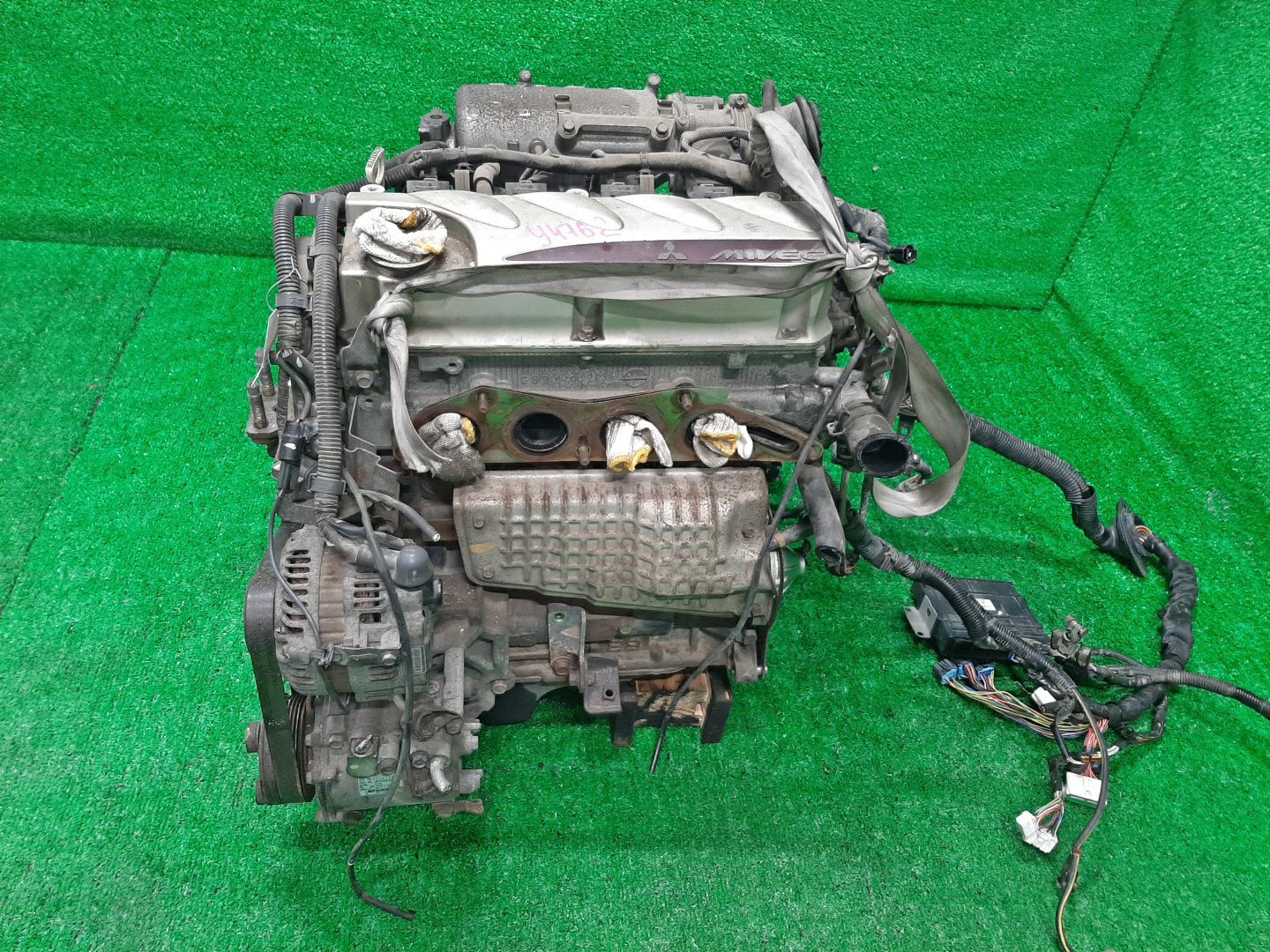 Двигатель MITSUBISHI GRANDIS NA4W 4G69 JA2769 4 ракурс Двигатель MITSUBISHI GRANDIS NA4W 4G69 JA2769 4 ракурс