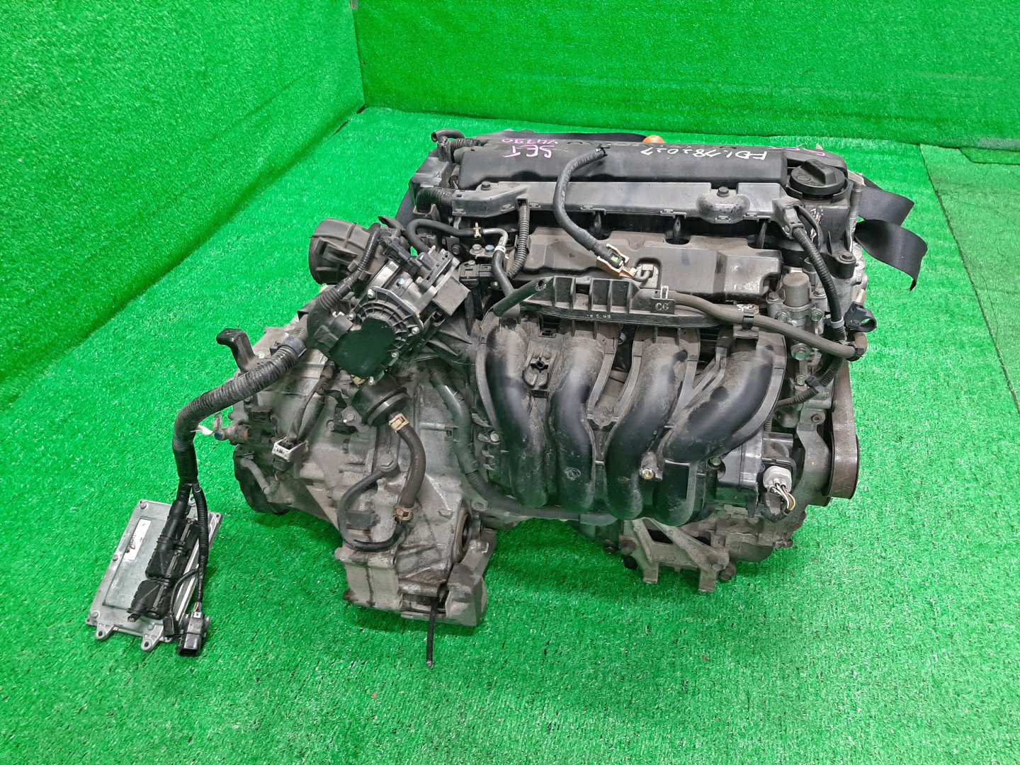 Двигатель HONDA CIVIC FD1 R18A SET 3 ракурс