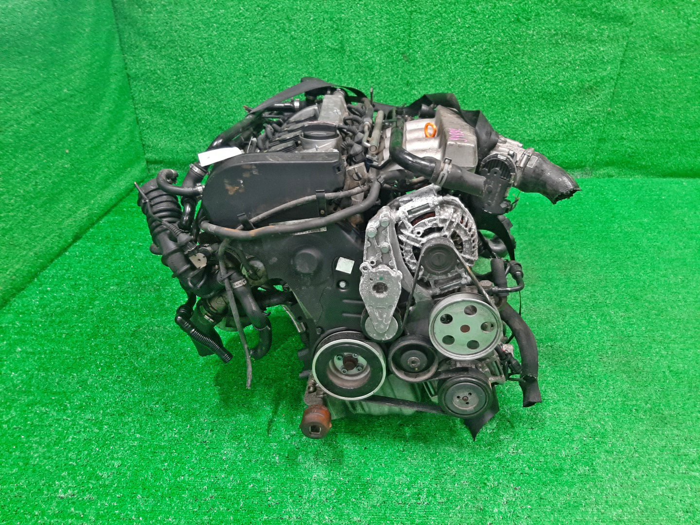 Двигатель AUDI A4 8EAMBF, 8HE, 8H7, 8E5, 8EC, B6 AMB 129322 2 ракурс Двигатель AUDI A4 8EAMBF, 8HE, 8H7, 8E5, 8EC, B6 AMB 129322 2 ракурс