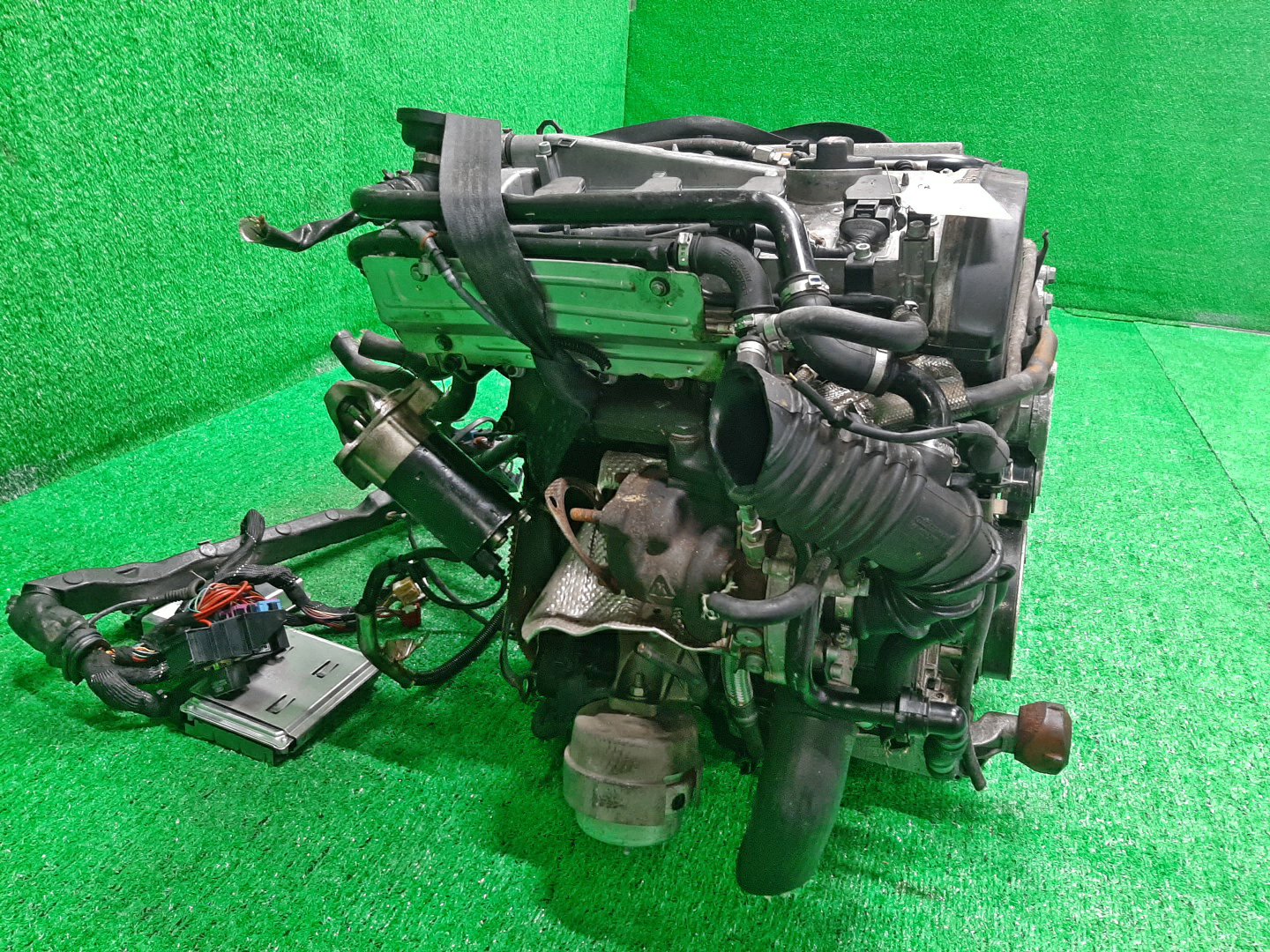 Двигатель AUDI A4 8EAMBF, 8HE, 8H7, 8E5, 8EC, B6 AMB 129322 3 ракурс Двигатель AUDI A4 8EAMBF, 8HE, 8H7, 8E5, 8EC, B6 AMB 129322 3 ракурс