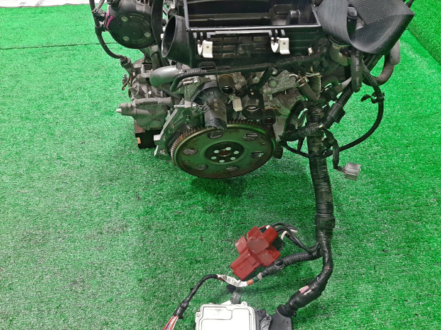 Двигатель TOYOTA VITZ KSP130 1KR-FE 2MOD 5 ракурс