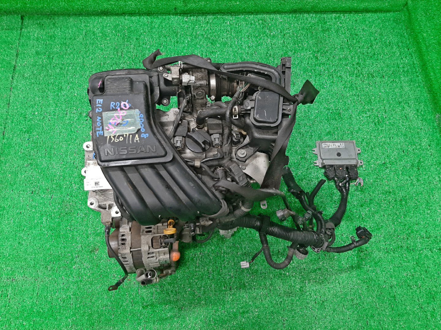 Двигатель NISSAN NOTE E12 HR12DE 156071A 1 ракурс
