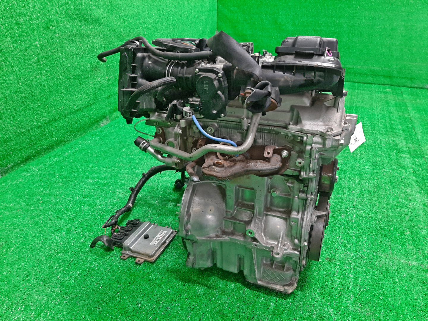 Двигатель NISSAN MARCH K13 HR12DE 572940B 3 ракурс