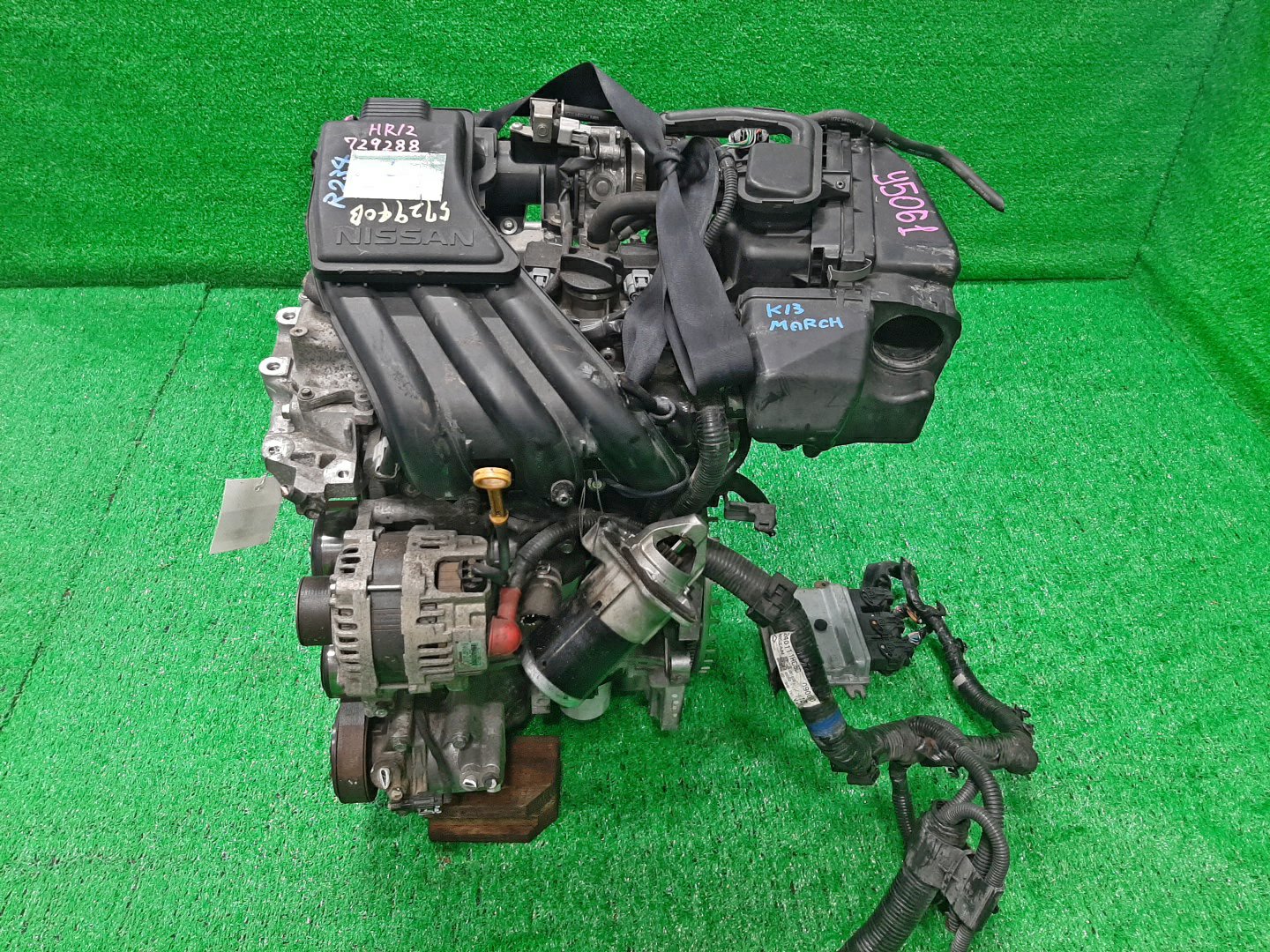 Двигатель NISSAN MARCH K13 HR12DE 572940B 4 ракурс