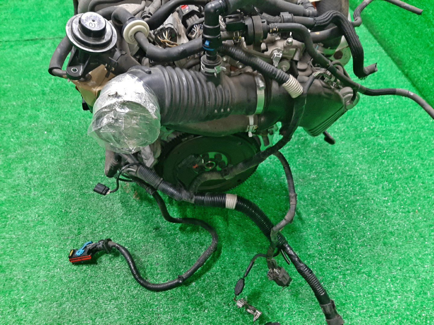 Двигатель MAZDA CX-7 ER3P L3-VDT 2WD 5 ракурс Двигатель MAZDA CX-7 ER3P L3-VDT 2WD 5 ракурс