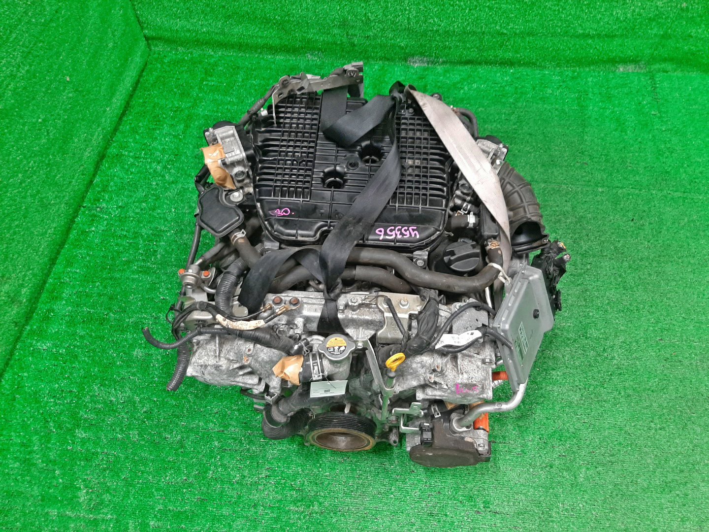 Двигатель NISSAN SKYLINE HV37 VQ35HR 557733D 1 ракурс