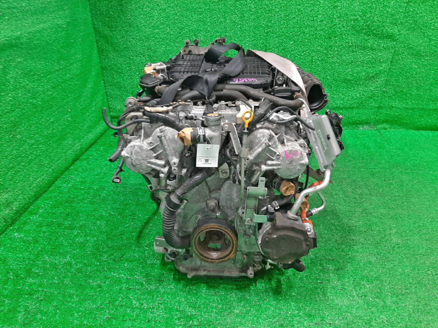 Двигатель NISSAN SKYLINE HV37 VQ35HR 557733D 2 ракурс