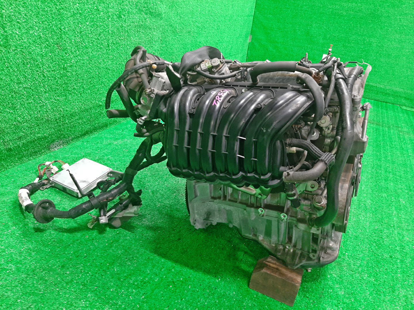 Двигатель TOYOTA AVENSIS AZT251 2AZ-FSE 2456724 3 ракурс