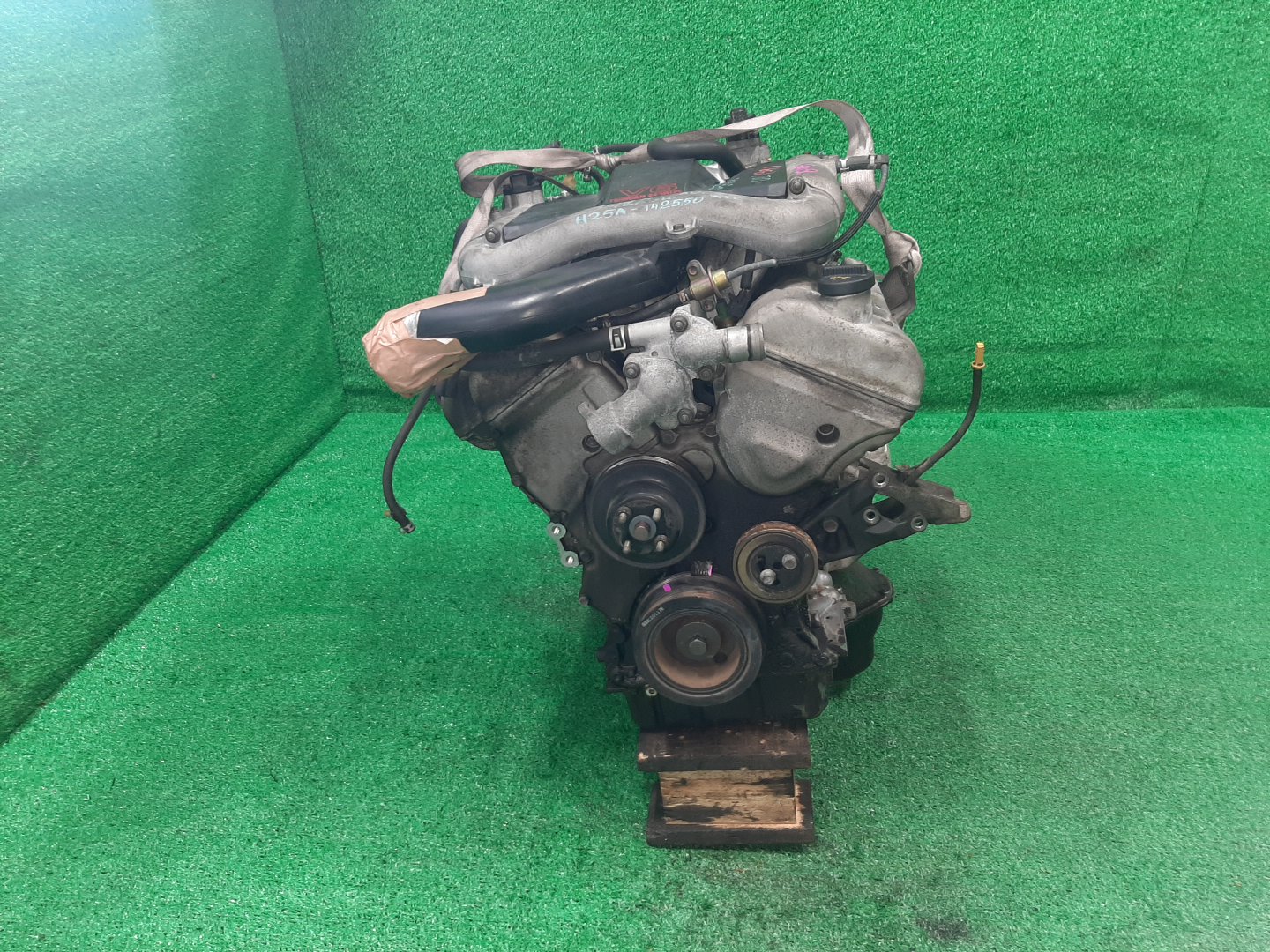 Двигатель SUZUKI ESCUDO TD62W H25A 142550 2 ракурс