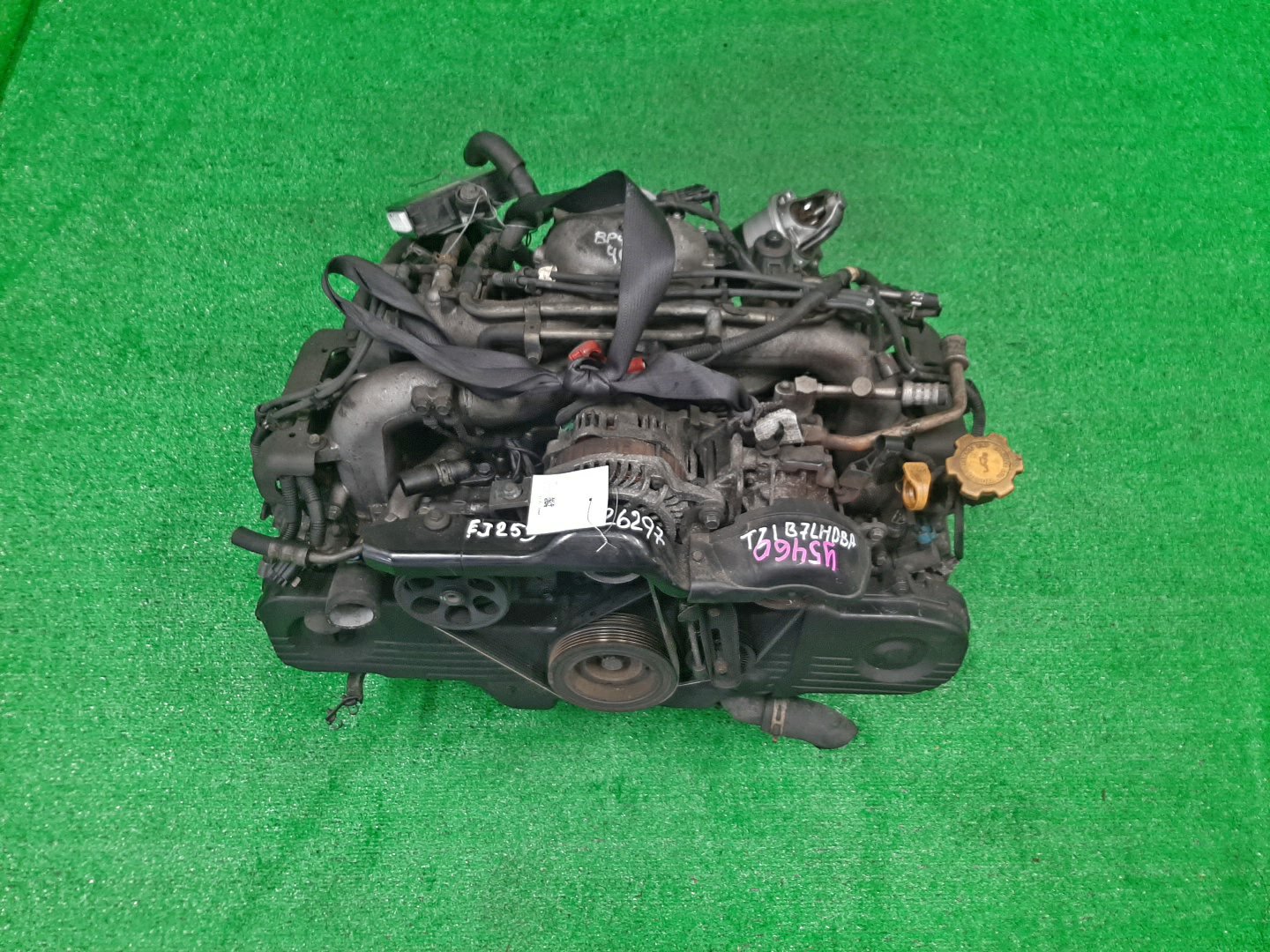 Двигатель SUBARU LEGACY, OUTBACK BP9, BL9 EJ253 EJ253JPDFE 1 ракурс Двигатель SUBARU LEGACY, OUTBACK BP9, BL9 EJ253 EJ253JPDFE 1 ракурс