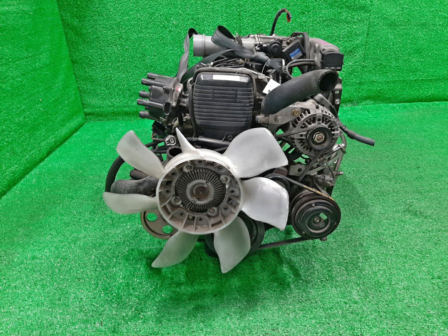 Двигатель TOYOTA CHASER, CRESTA, CROWN, MARK II GX100, GS171W, GS171, GS151 1G-FE TPAM 2 ракурс