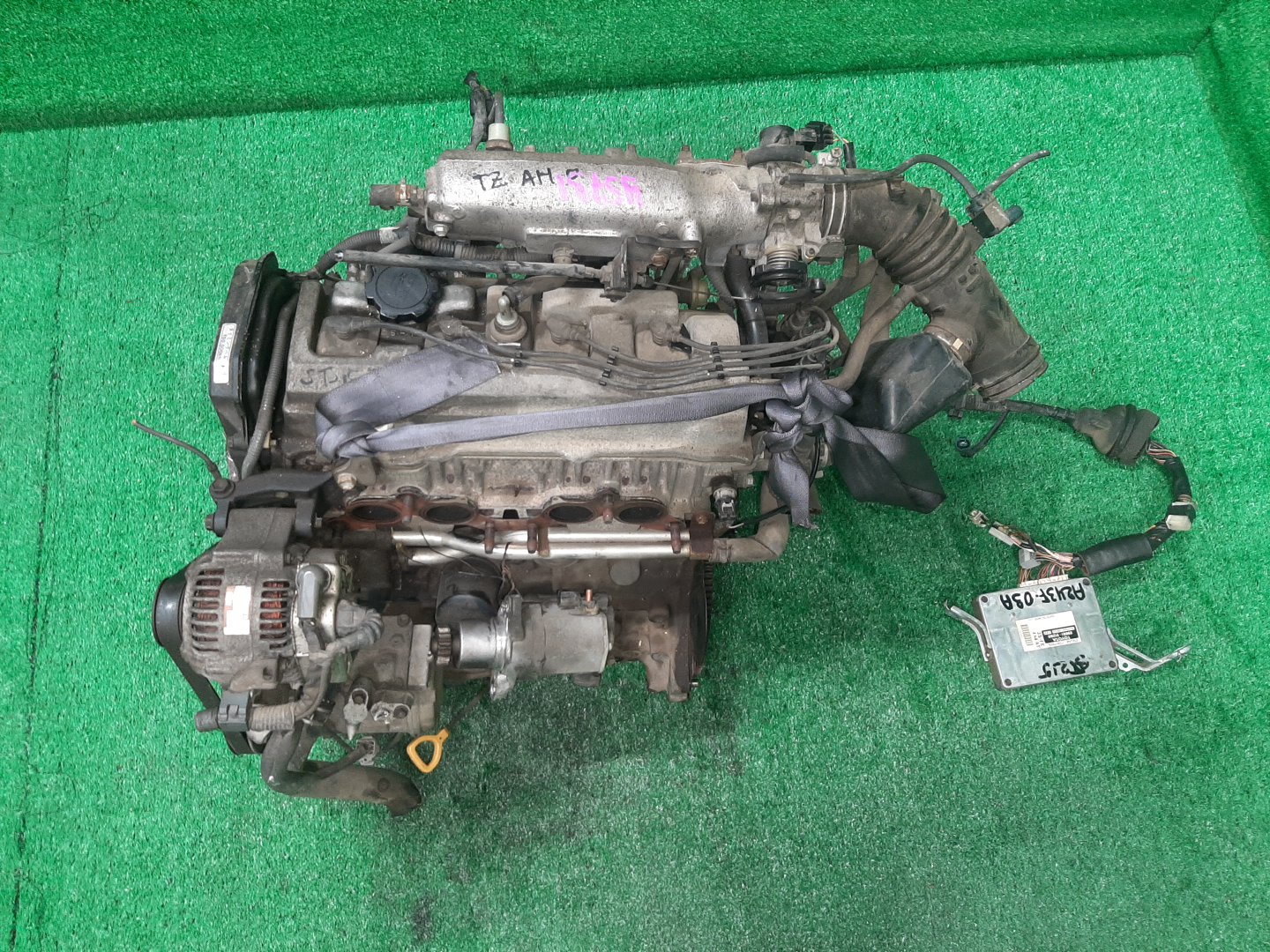 Двигатель TOYOTA CALDINA, CARINA, CORONA PREMIO ST215G, ST215, ST195G, ST198V 3S-FE KAT 1 ракурс