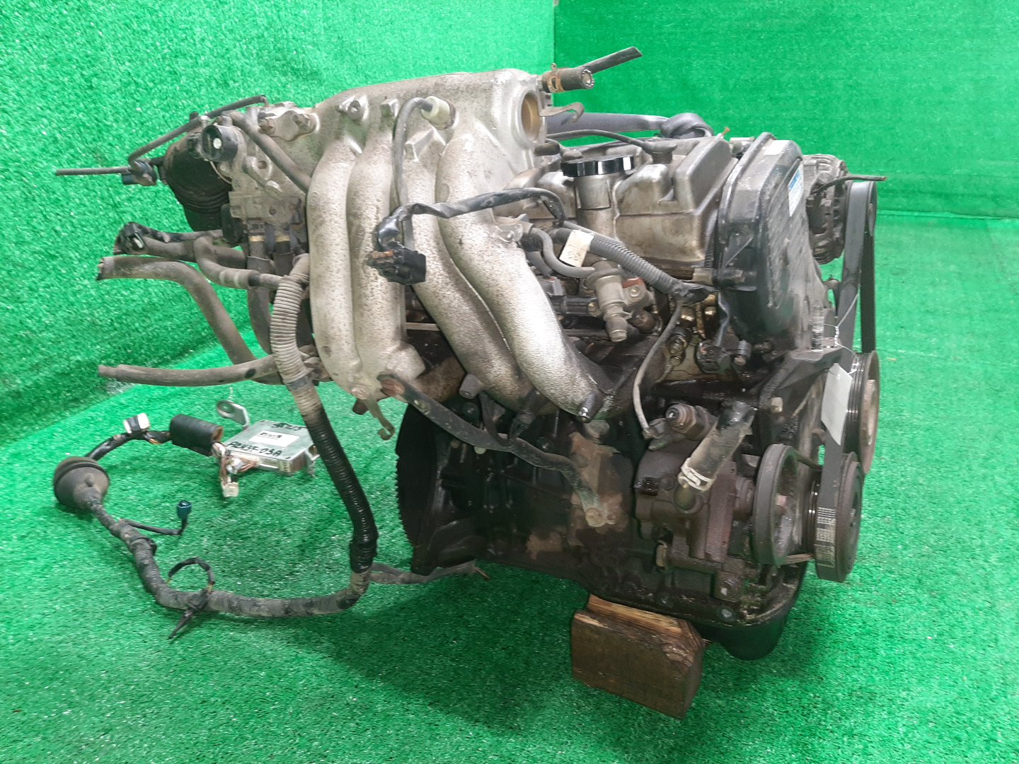 Двигатель TOYOTA CALDINA, CARINA, CORONA PREMIO ST215G, ST215, ST195G, ST198V 3S-FE KAT 3 ракурс