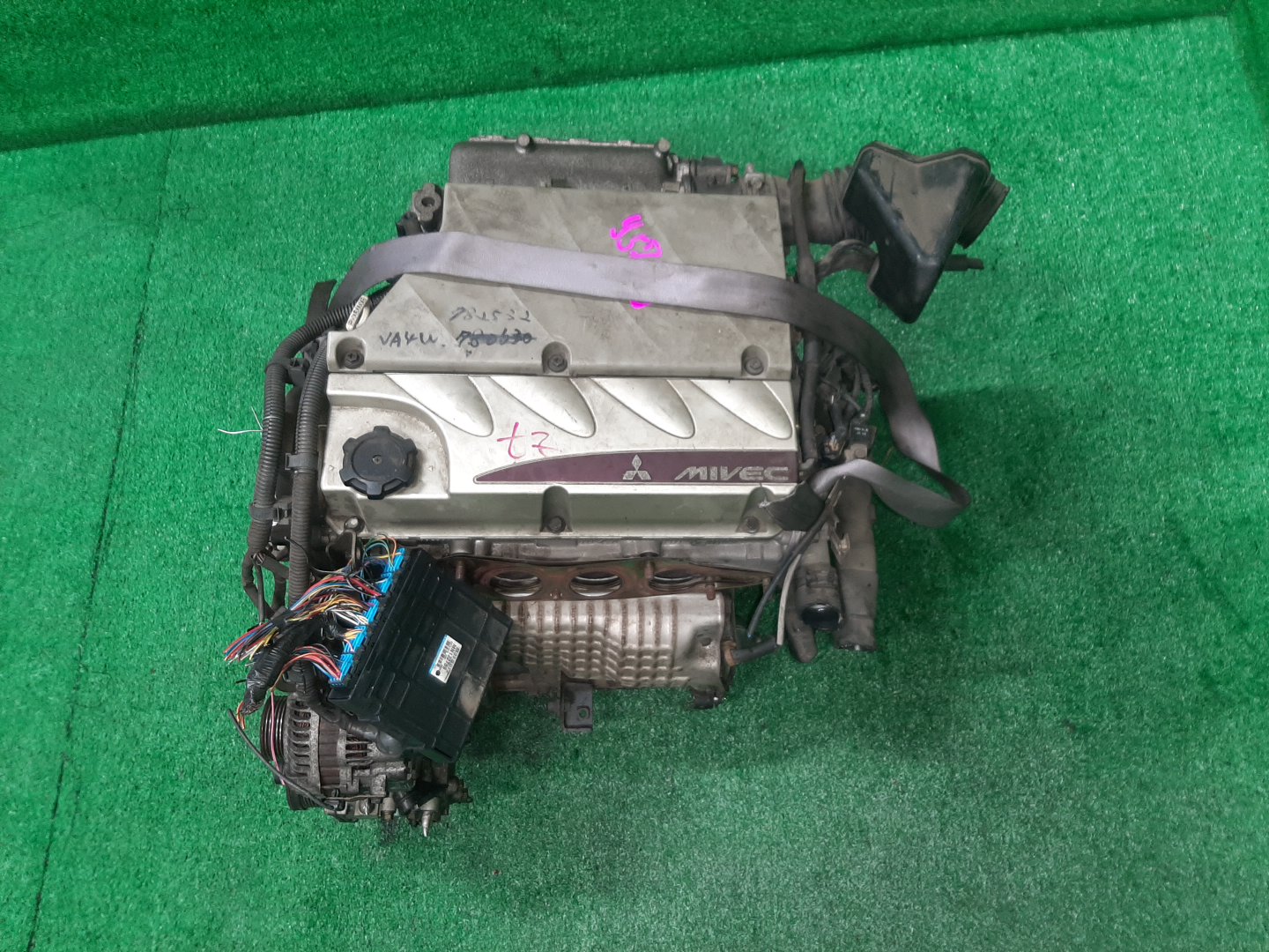 Двигатель MITSUBISHI GRANDIS NA4W 4G69 KC7466 1 ракурс Двигатель MITSUBISHI GRANDIS NA4W 4G69 KC7466 1 ракурс