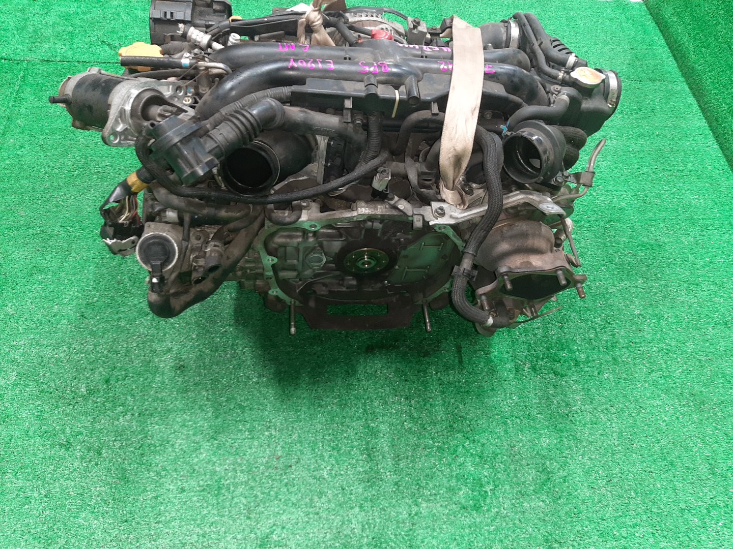 Двигатель SUBARU LEGACY BP5 EJ20Y D209072 5 ракурс Двигатель SUBARU LEGACY BP5 EJ20Y D209072 5 ракурс