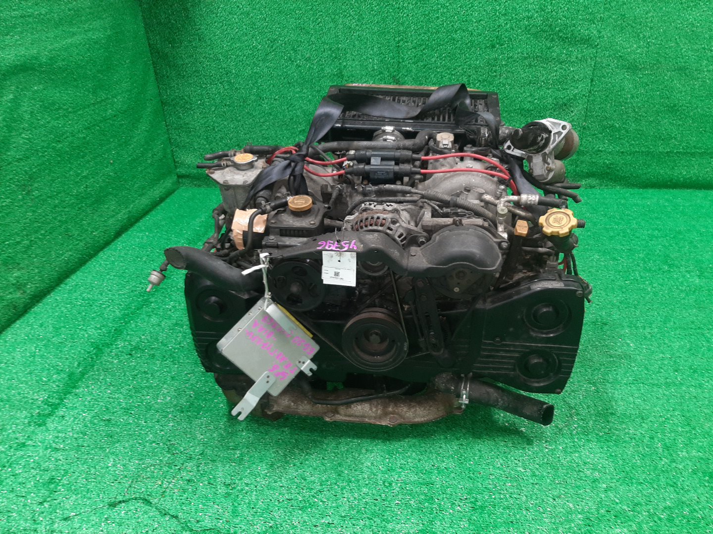 Двигатель SUBARU FORESTER SF5 EJ20G EJ20GDW1NY 2 ракурс