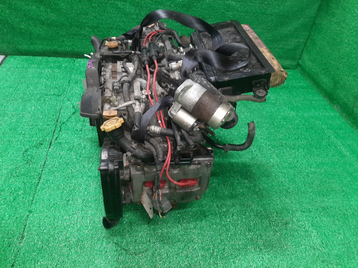 Двигатель SUBARU FORESTER SF5 EJ20G EJ20GDW1NY 4 ракурс