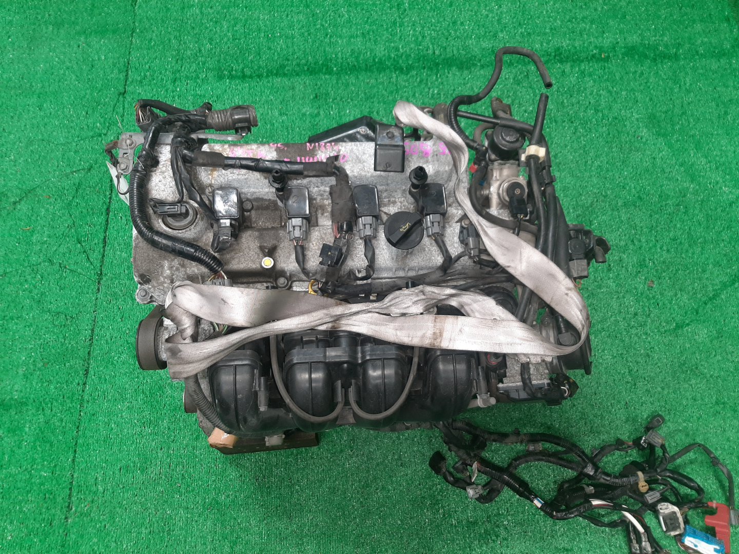 Двигатель MAZDA PREMACY CWEFW LF-VD 11411000 1 ракурс