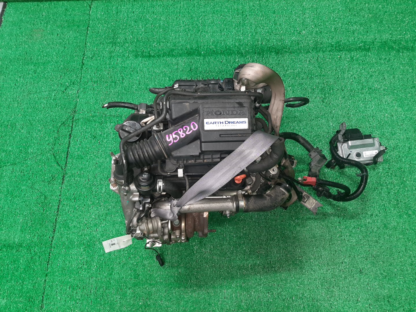Двигатель HONDA N-BOX SLASH, N-BOX+, N-WGN, N-ONE, N-BOX JF2, JF1, JH1, JH2, JG2, JG1 S07A TURBO 1 ракурс