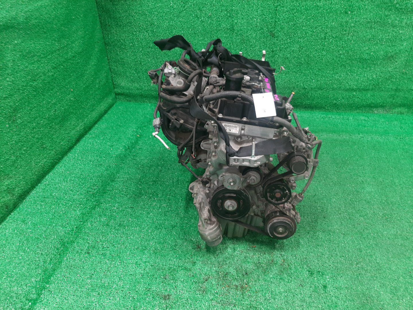 Двигатель TOYOTA VITZ KSP130 1KR-FE 2MOD 2 ракурс