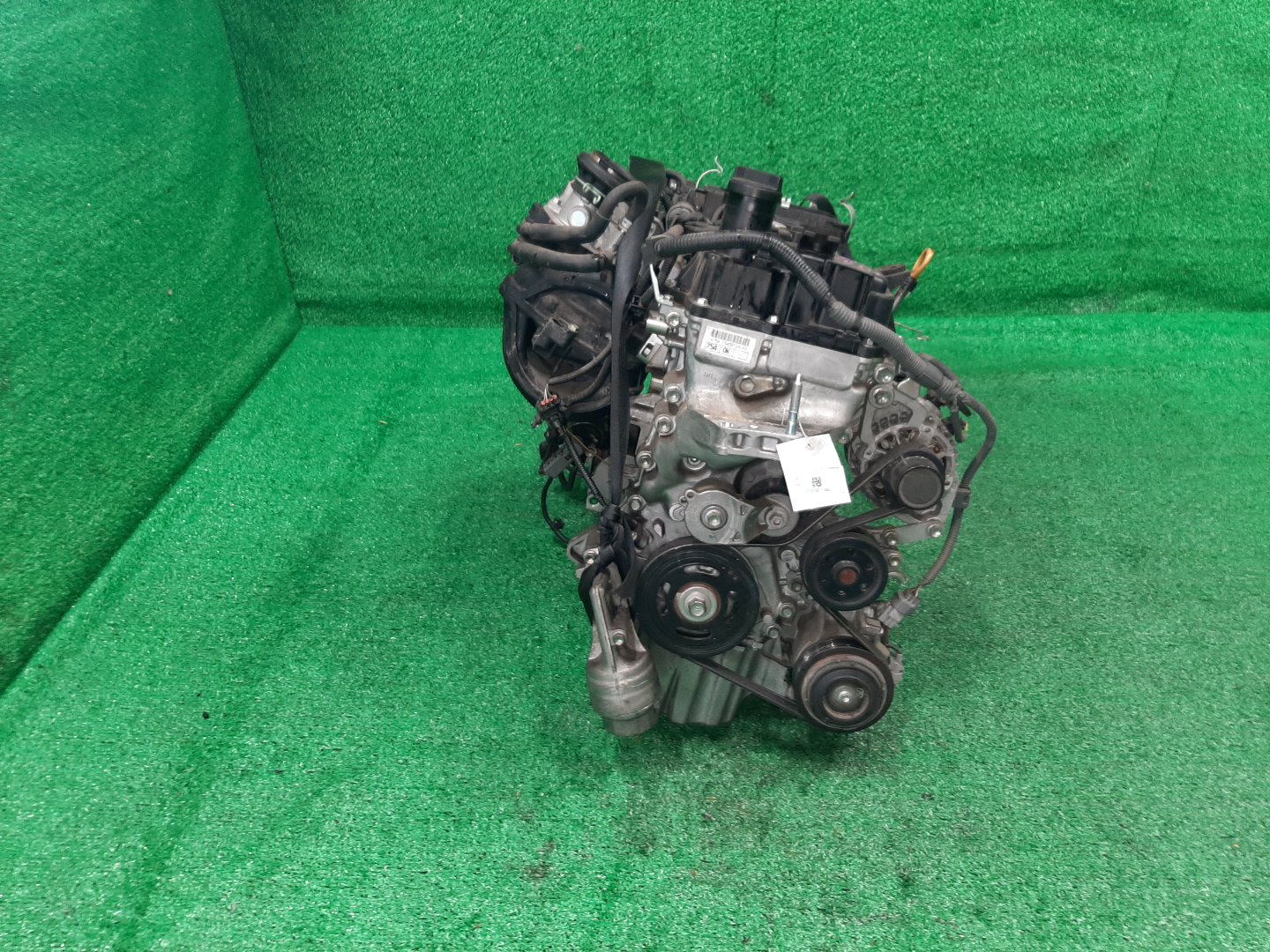 Двигатель TOYOTA VITZ KSP130 1KR-FE 2MOD 2 ракурс