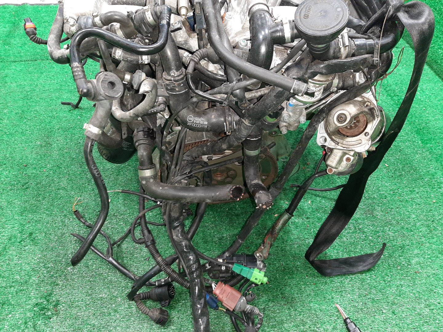 Двигатель AUDI A4 8EAMBF, 8HE, 8H7, 8E5, 8EC, B6 AMB 081563 5 ракурс Двигатель AUDI A4 8EAMBF, 8HE, 8H7, 8E5, 8EC, B6 AMB 081563 5 ракурс