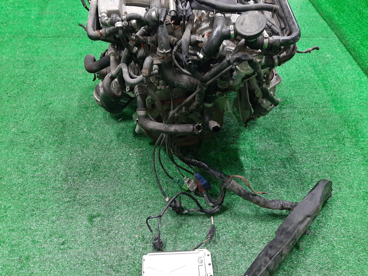 Двигатель AUDI A4 8EAMBF, 8HE, 8H7, 8E5, 8EC, B6 AMB 081538 5 ракурс Двигатель AUDI A4 8EAMBF, 8HE, 8H7, 8E5, 8EC, B6 AMB 081538 5 ракурс