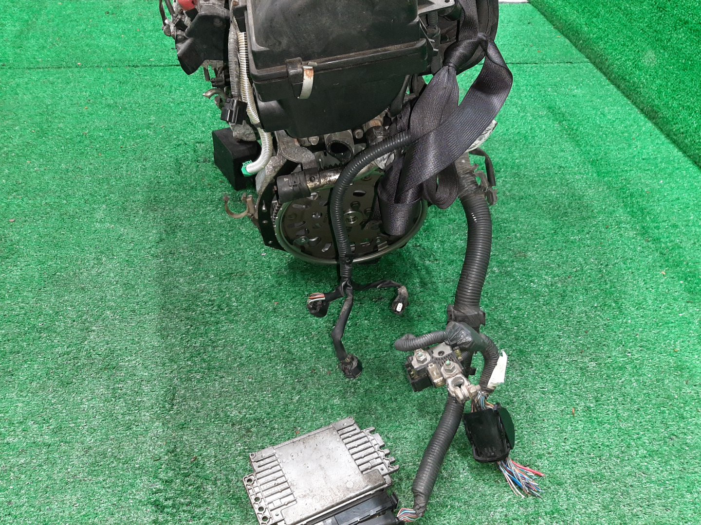 Двигатель NISSAN MARCH AK12 CR12DE 010456A 5 ракурс