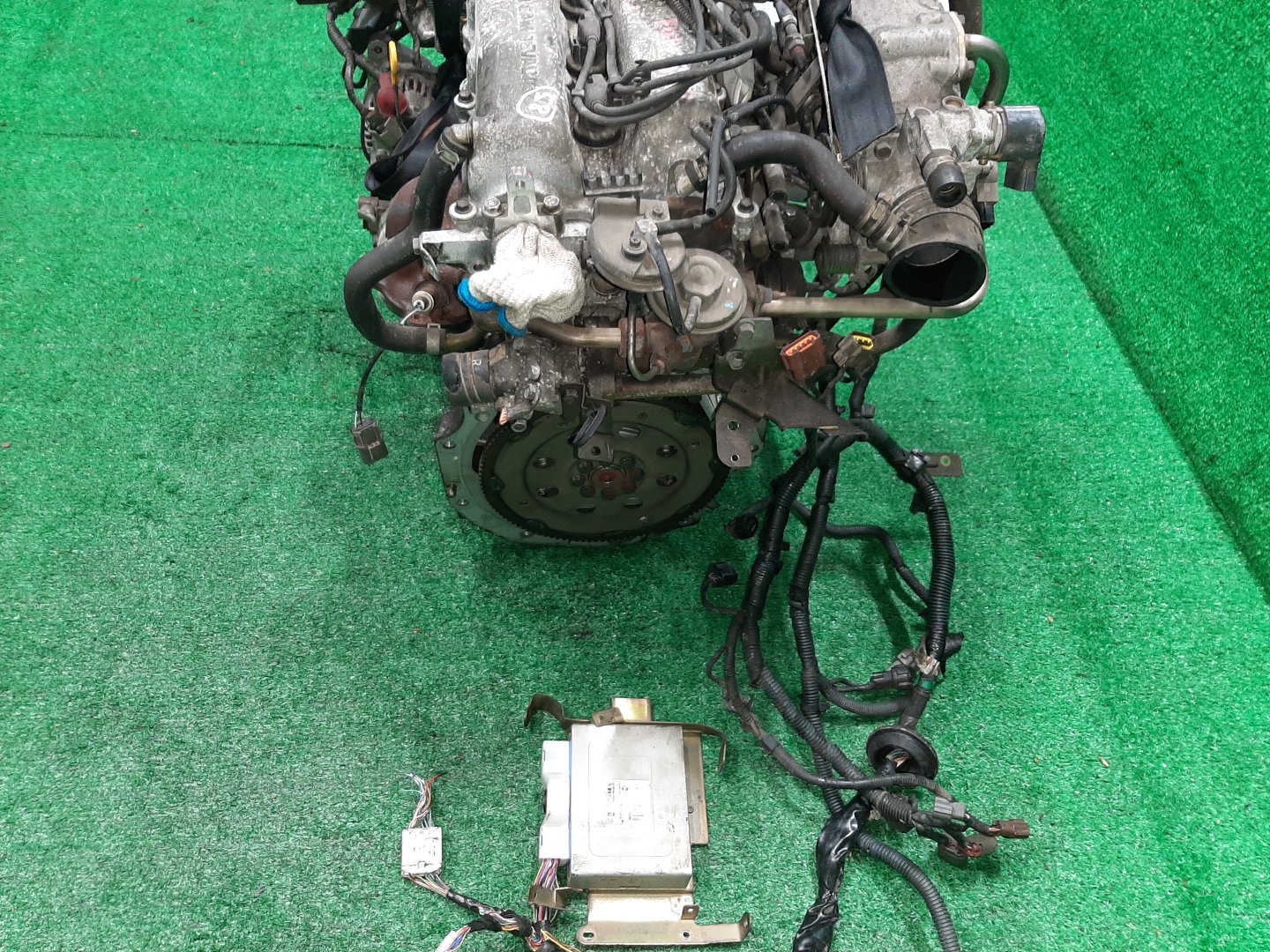 Двигатель NISSAN BLUEBIRD, PRIMERA, PRESEA EU14, P11, WP11, PR11 SR18DE 757421A 5 ракурс
