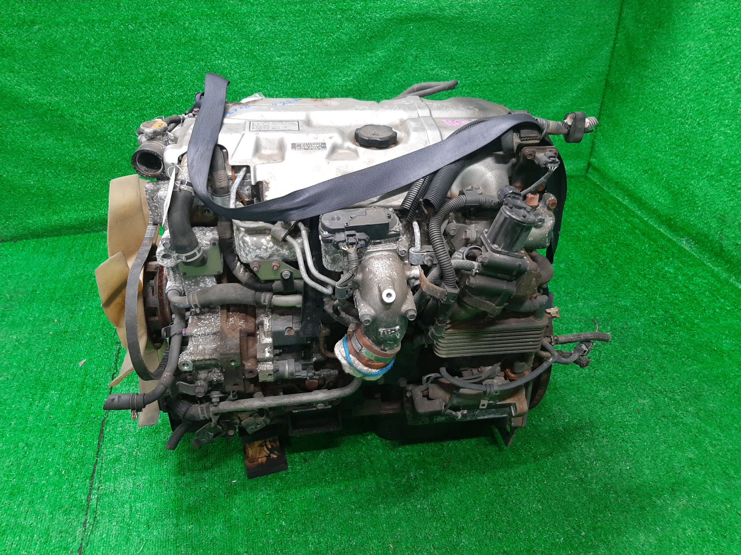 Двигатель MITSUBISHI CANTER FE72D, FE70D, FE82D, FE73DB, FE83DGY 4M50T 140PS 4 ракурс