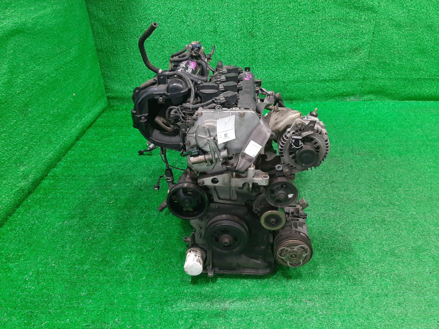 Двигатель NISSAN SERENA TC24 QR20DE PLASTIC 2 ракурс