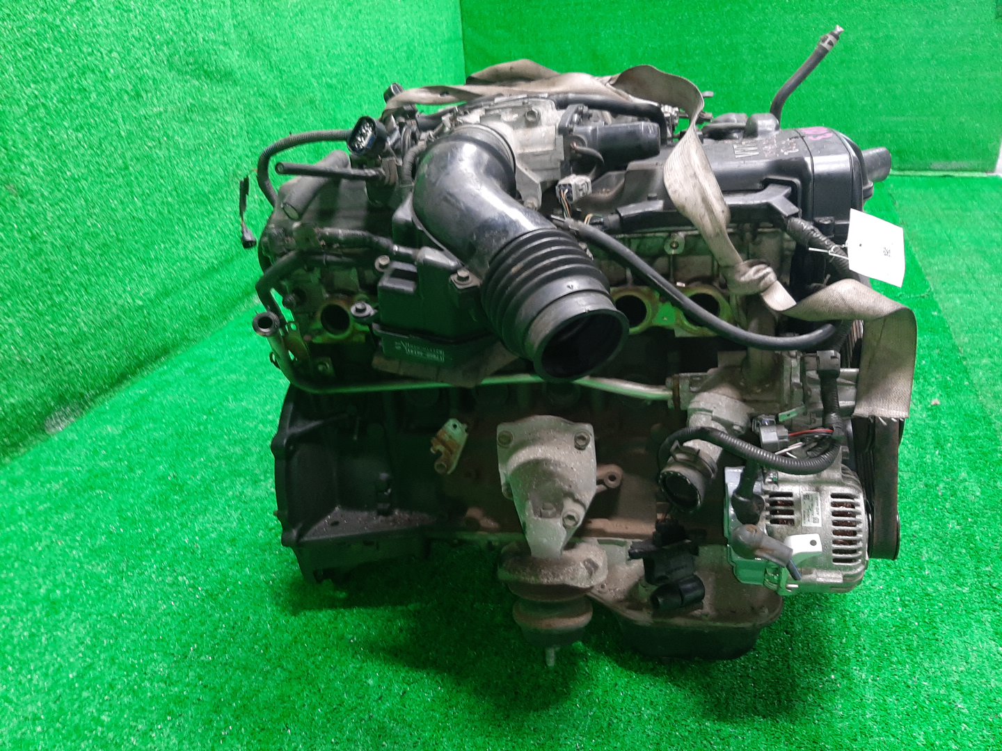 Двигатель TOYOTA ARISTO JZS160 2JZ-GE VVTI 3 ракурс