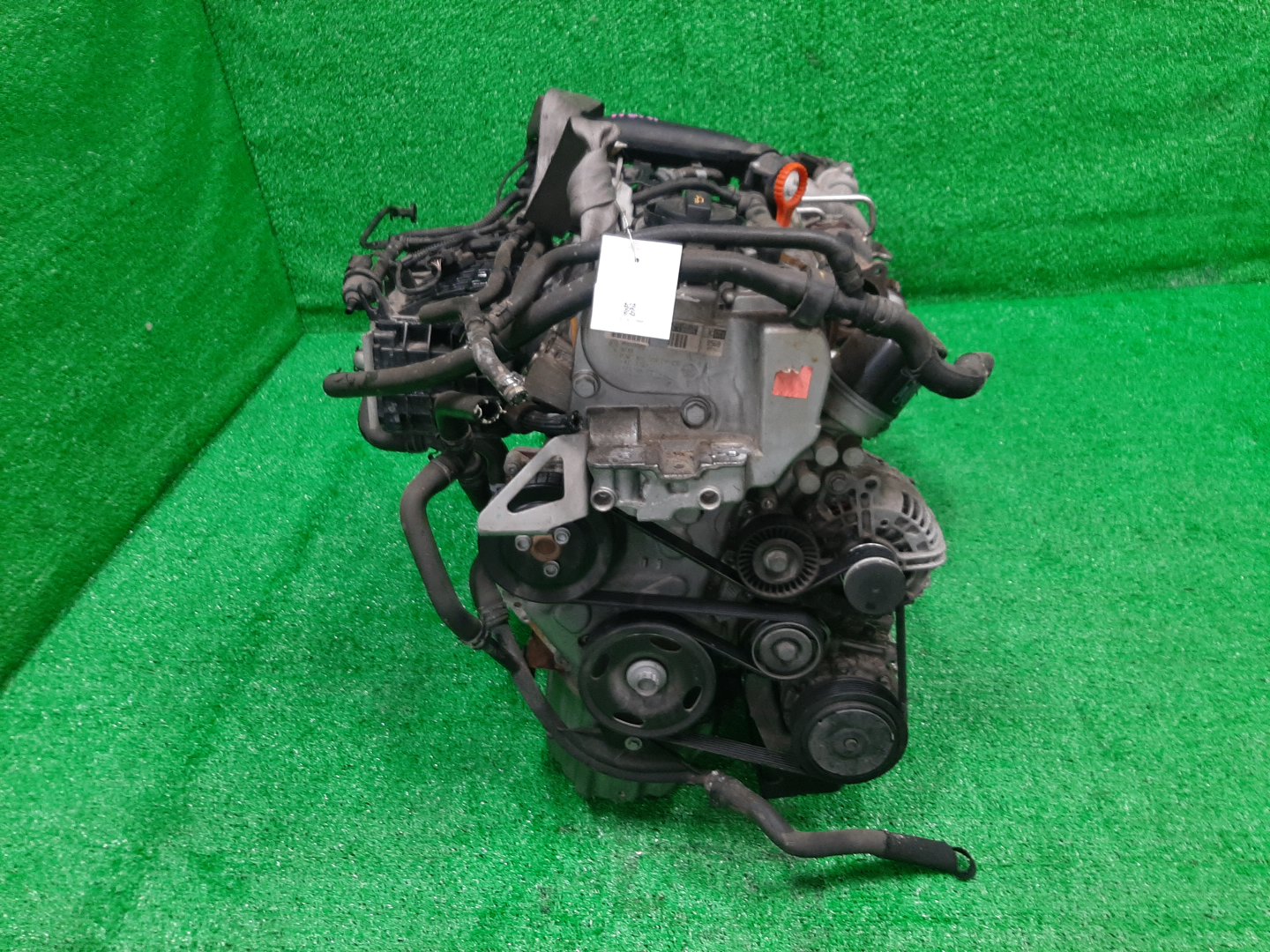 Двигатель VOLKSWAGEN GOLF, JETTA, GOLF PLUS, PASSAT, A1 1F, 5K1, MK6, MK5, 1K5, 1K1, A5, 1K2, 5M1, 3CCAX, 3C2, 3C, B6, 3C5, 362, 365, B7, 8X1 CAXA, CAX 895885 2 ракурс