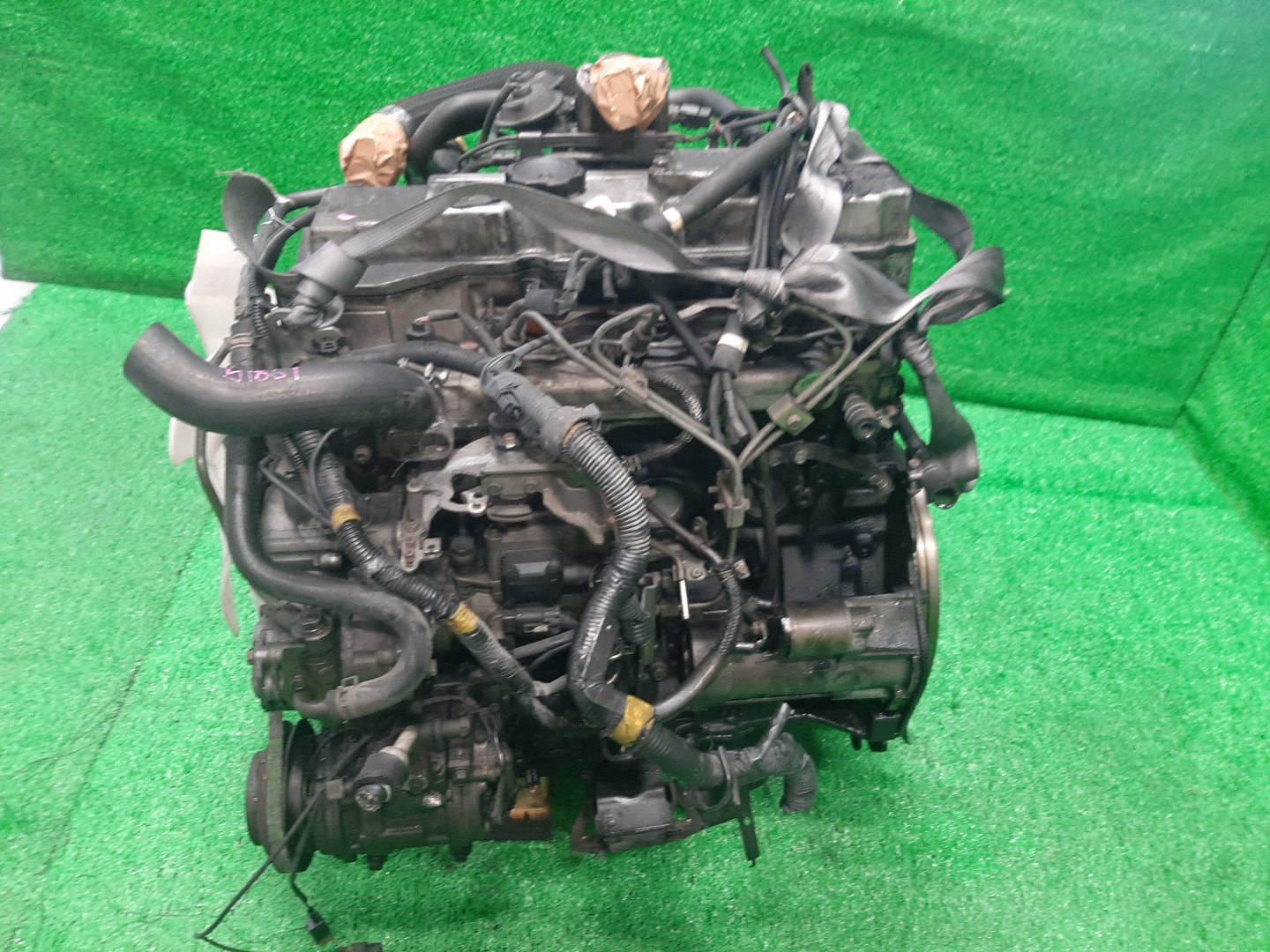 Двигатель MITSUBISHI PAJERO V26W, V46W 4M40TE EFI 4 ракурс