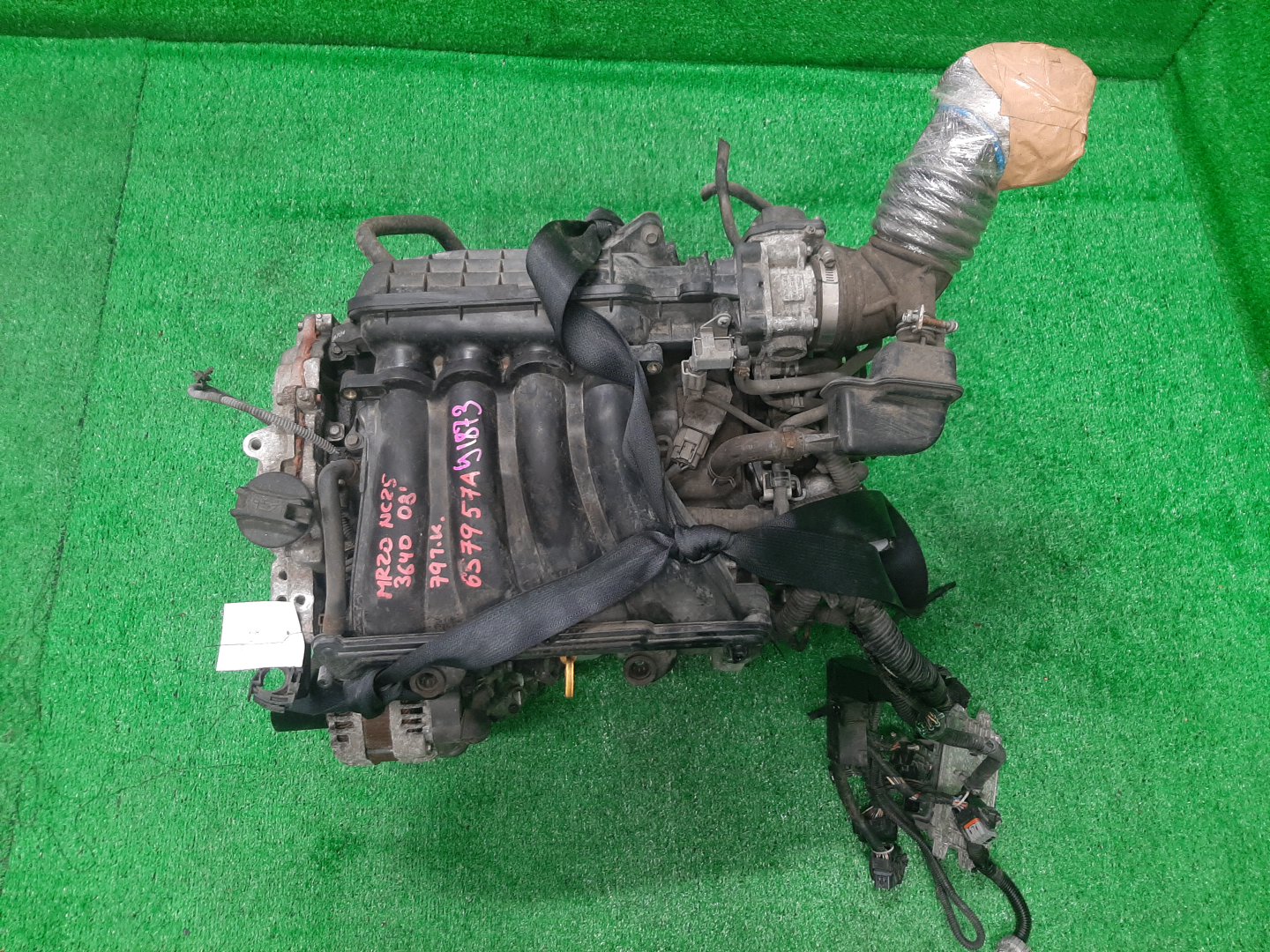 Двигатель NISSAN SERENA NC25 MR20DE 657957A 1 ракурс