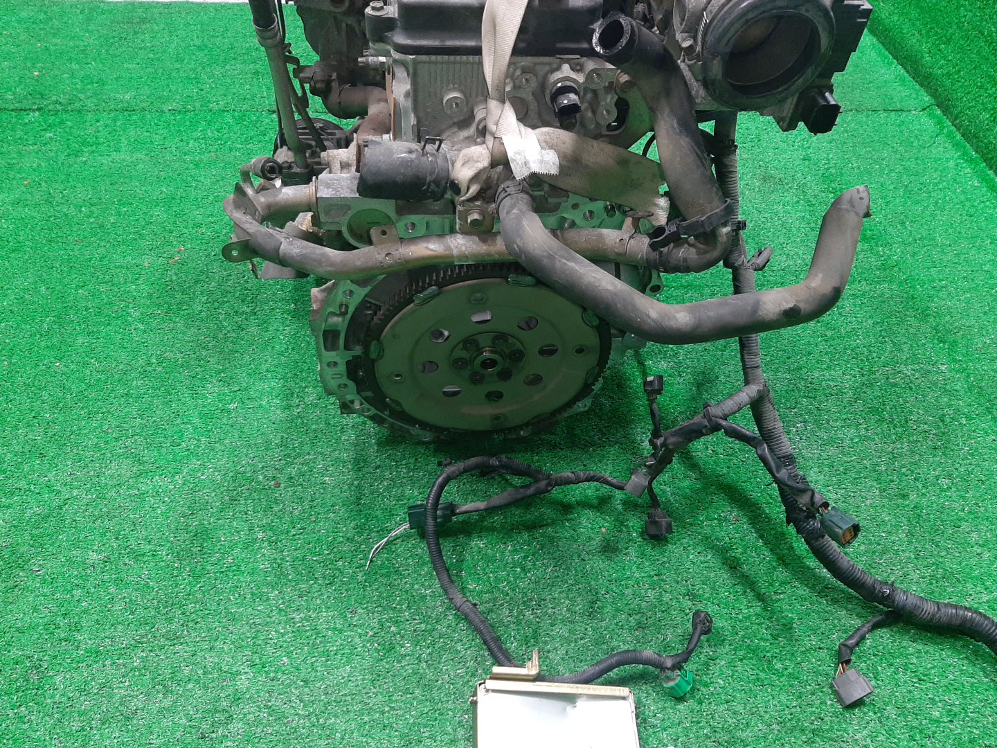 Двигатель NISSAN SERENA TC24 QR20DE PLASTIC 5 ракурс