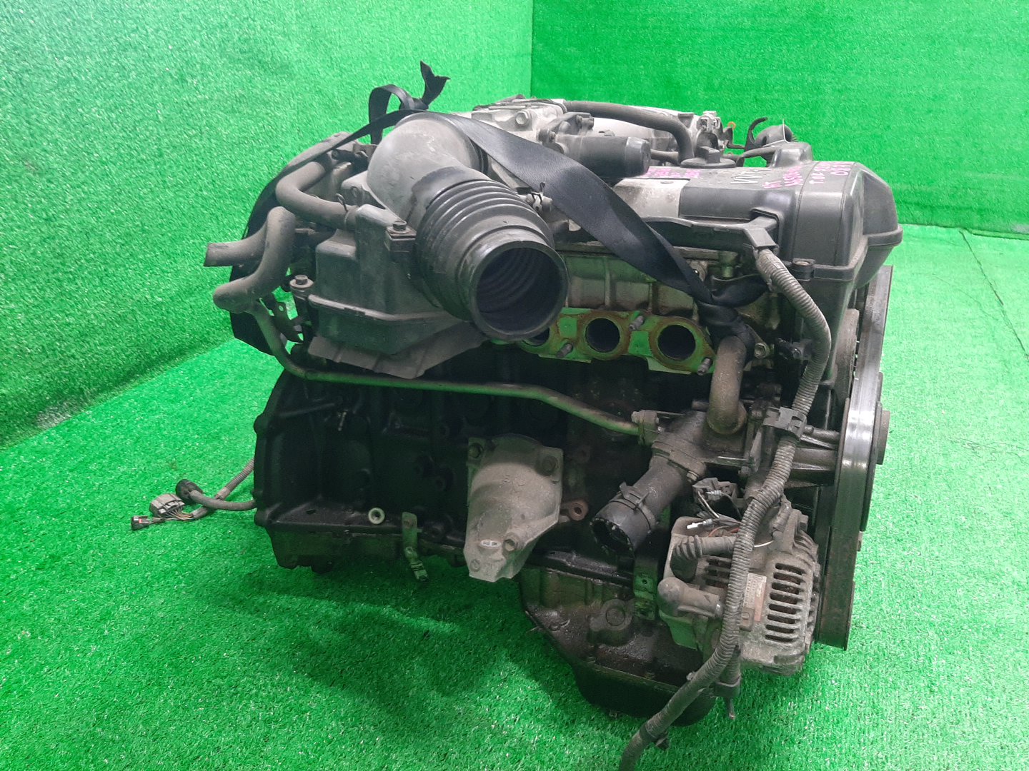 Двигатель TOYOTA ARISTO JZS160 2JZ-GE VVTI 3 ракурс