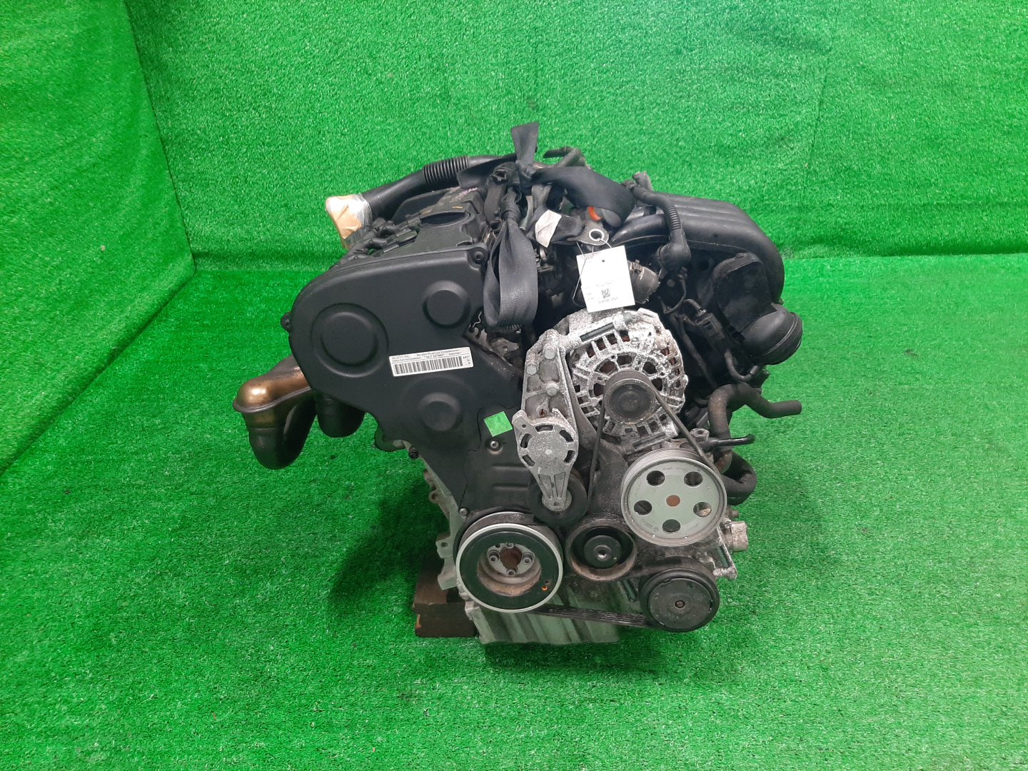 Двигатель AUDI A4 8ED, 8EALT, 8E, 8E5, 8EC, B7 ALT BLACK 2 ракурс Двигатель AUDI A4 8ED, 8EALT, 8E, 8E5, 8EC, B7 ALT BLACK 2 ракурс