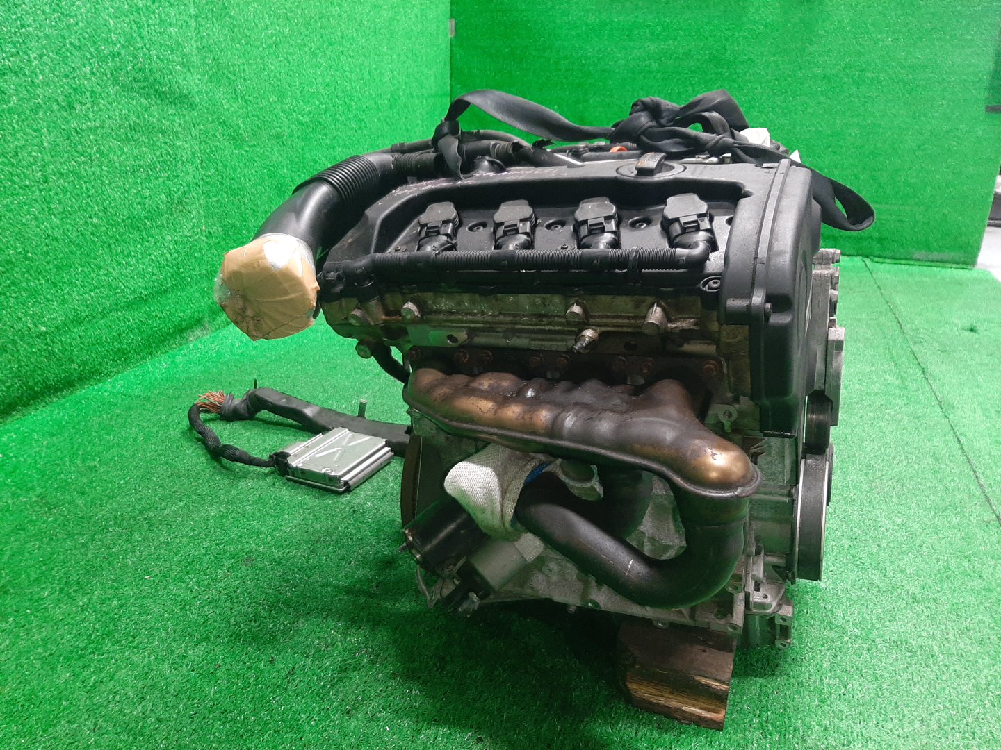 Двигатель AUDI A4 8ED, 8EALT, 8E, 8E5, 8EC, B7 ALT BLACK 3 ракурс Двигатель AUDI A4 8ED, 8EALT, 8E, 8E5, 8EC, B7 ALT BLACK 3 ракурс